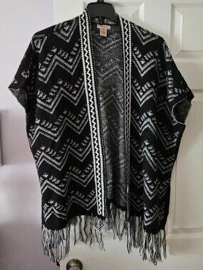 Fresh Womens Southwest Open Front Cardigan Fringe Hem M Outdoors Cozy Fall Boho